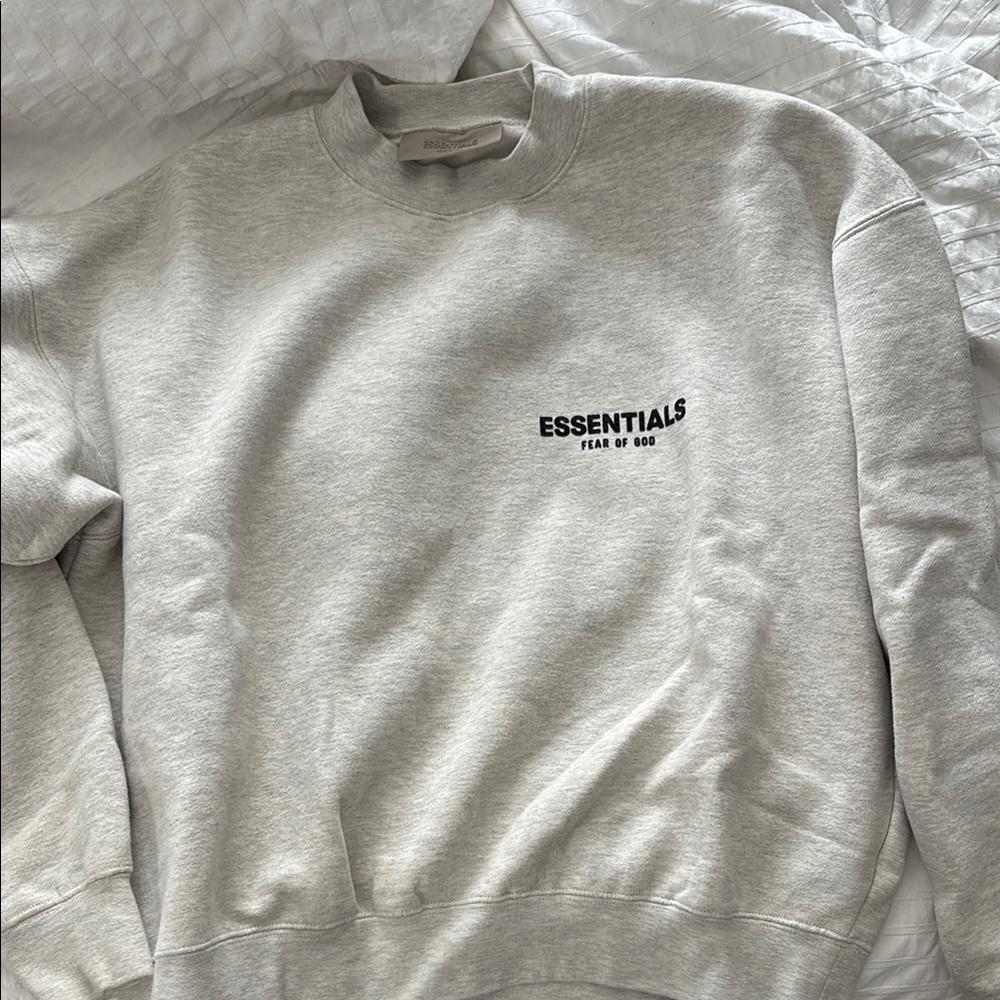 Essentials Crewneck - Picture 2 of 6